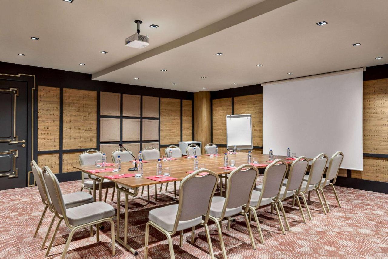 Ramada By Wyndham Erzurum Extérieur photo